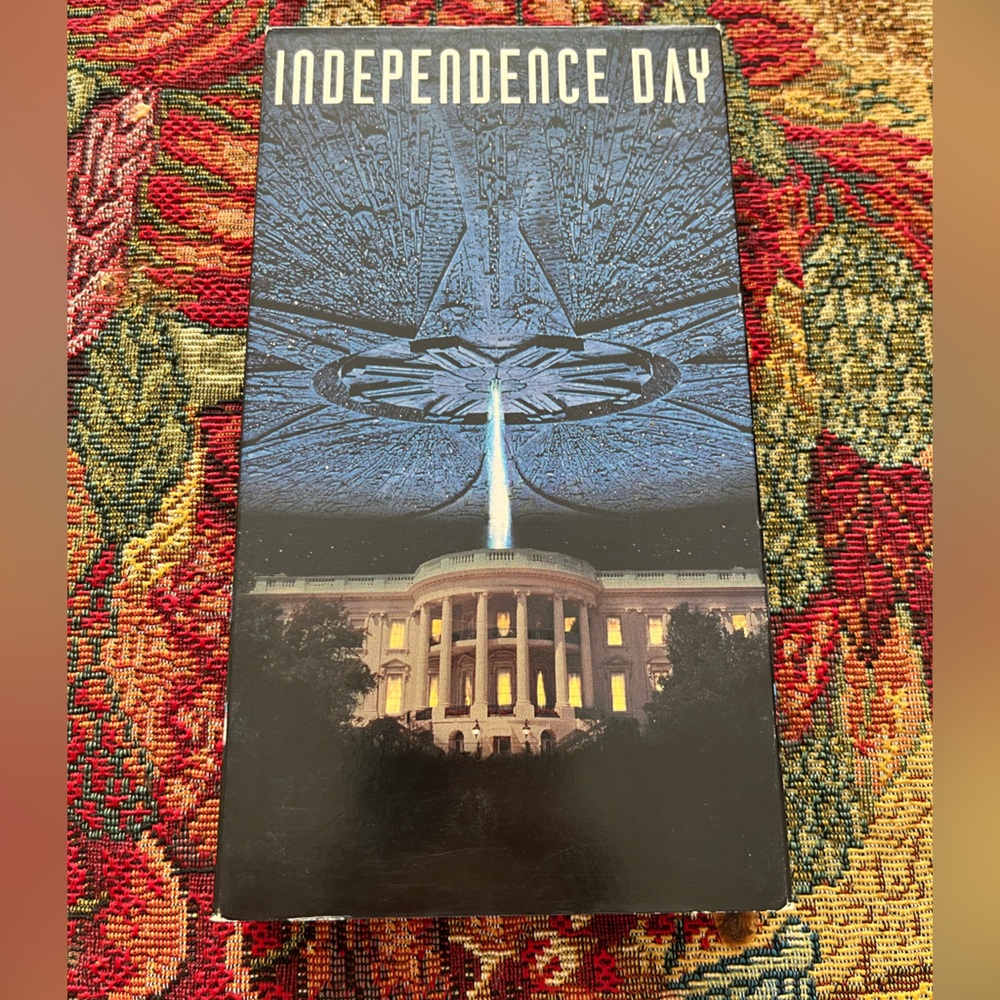 🌺 3 for $12 Independence Day VHS